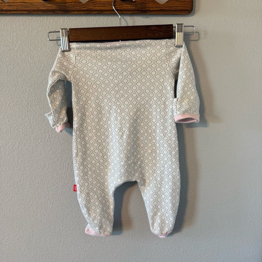 Magnetic Me Sleeper Footie Baby 0-3 Months Grey Pink White Organic Cotton - Picture 5 of 5